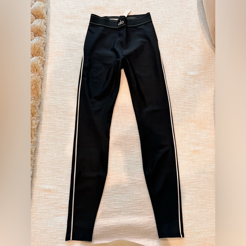 Alo airlift suit up legging size small color black/white